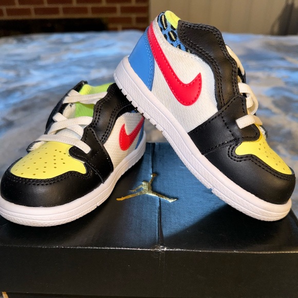 NIKE BRAND SHOES